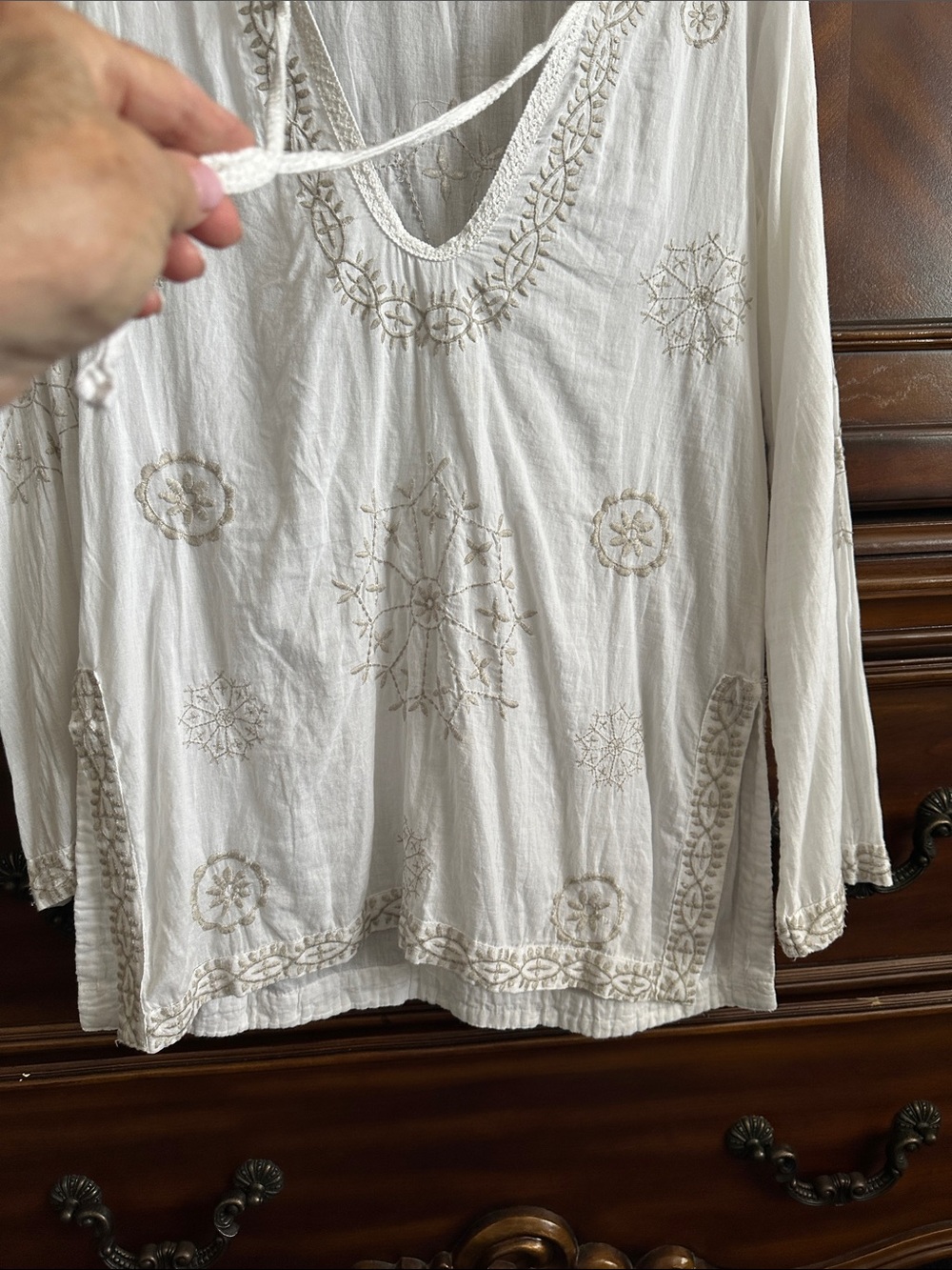 Boho White Embroidered V-Neck Women’s Top - Picture 5 of 6